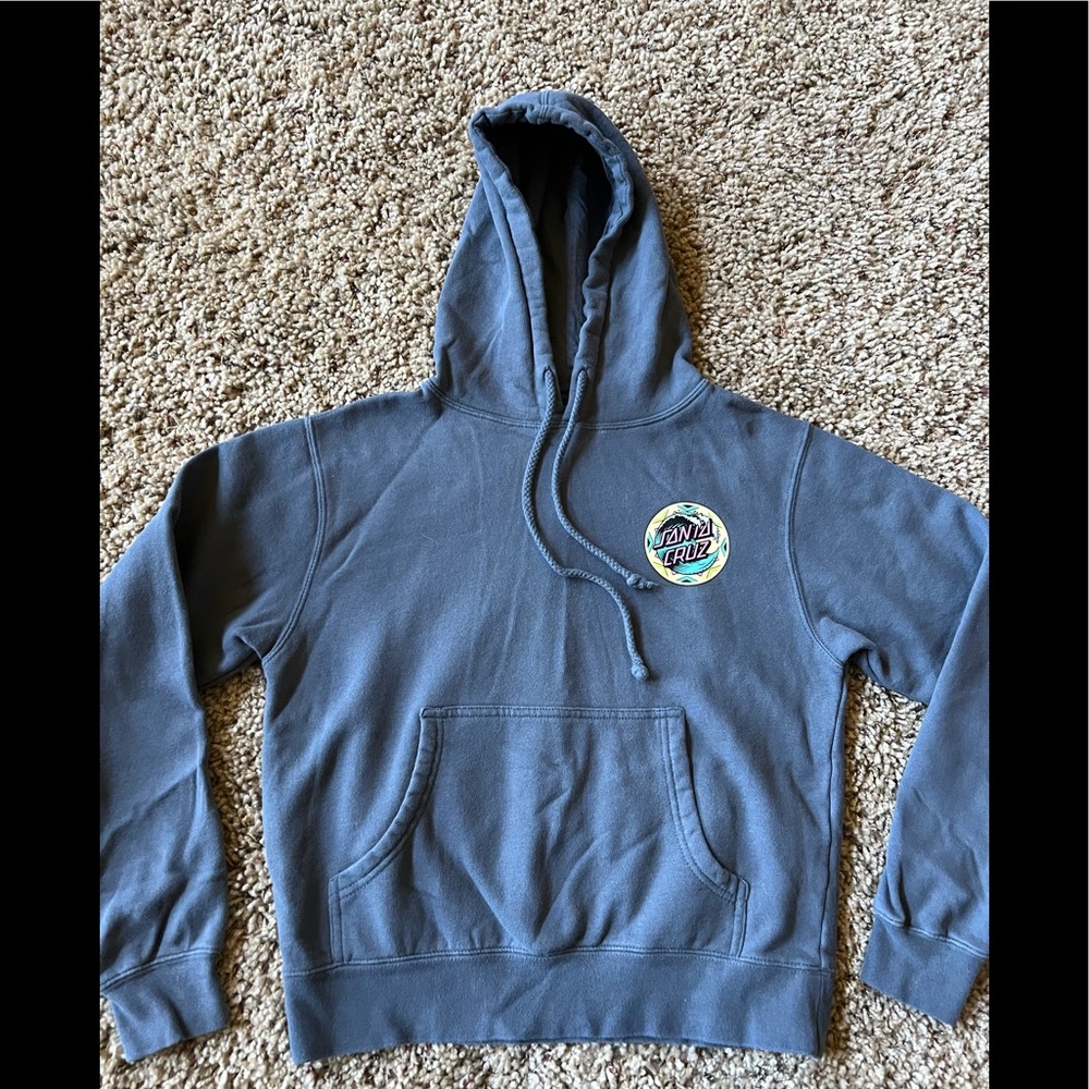 Girls (or women)Santa Cruz hoodie size small